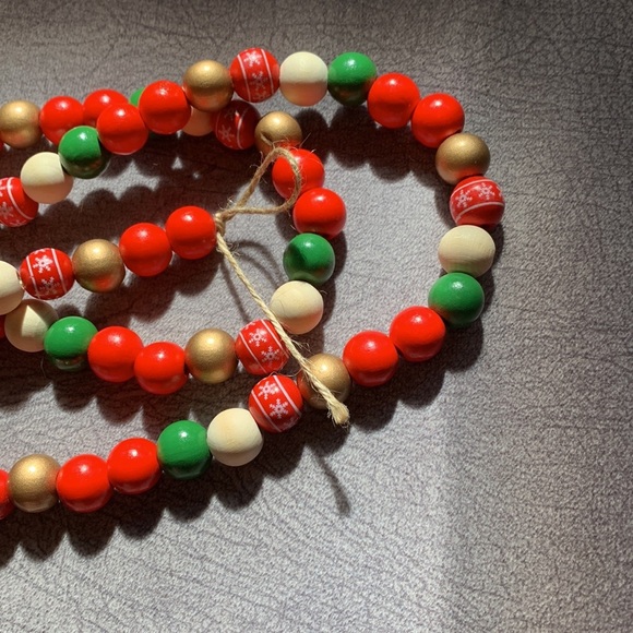 Christmas garland  5 feet in length. - Picture 4 of 4